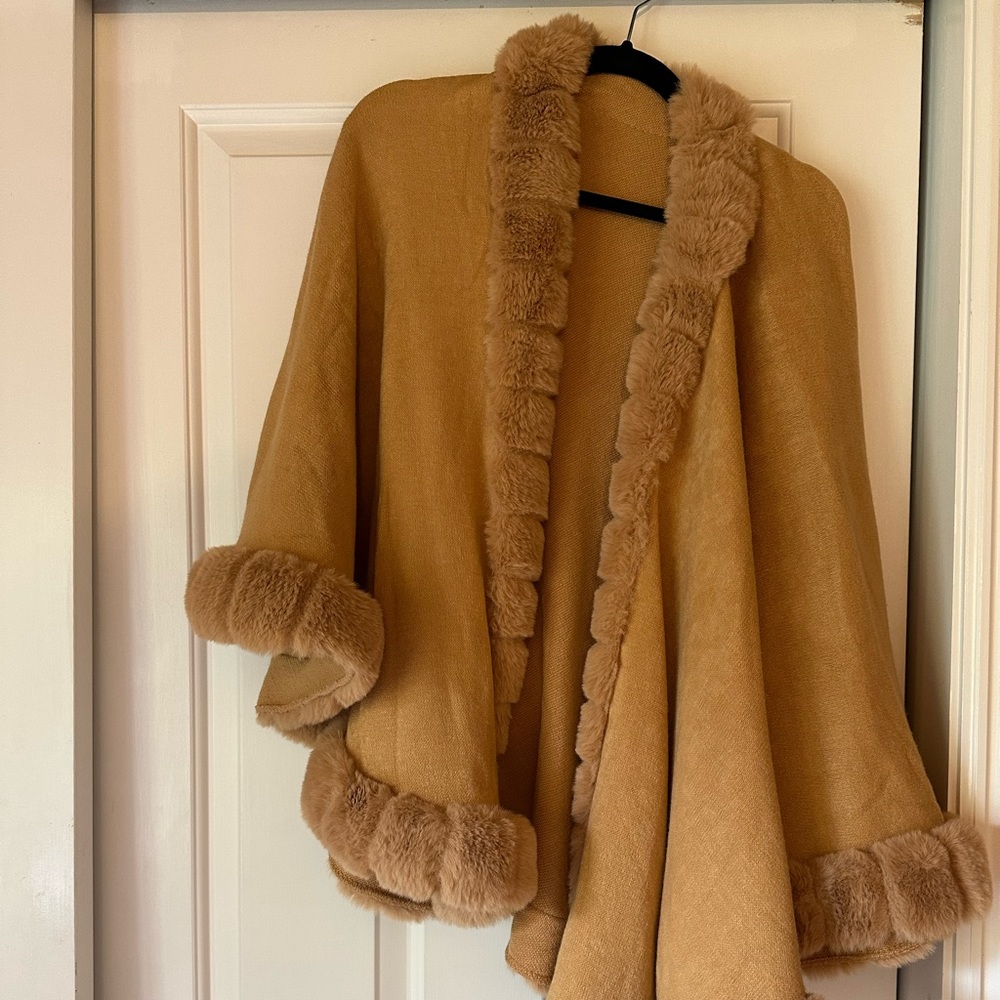 Rich caramel / beige fur throw (one size)